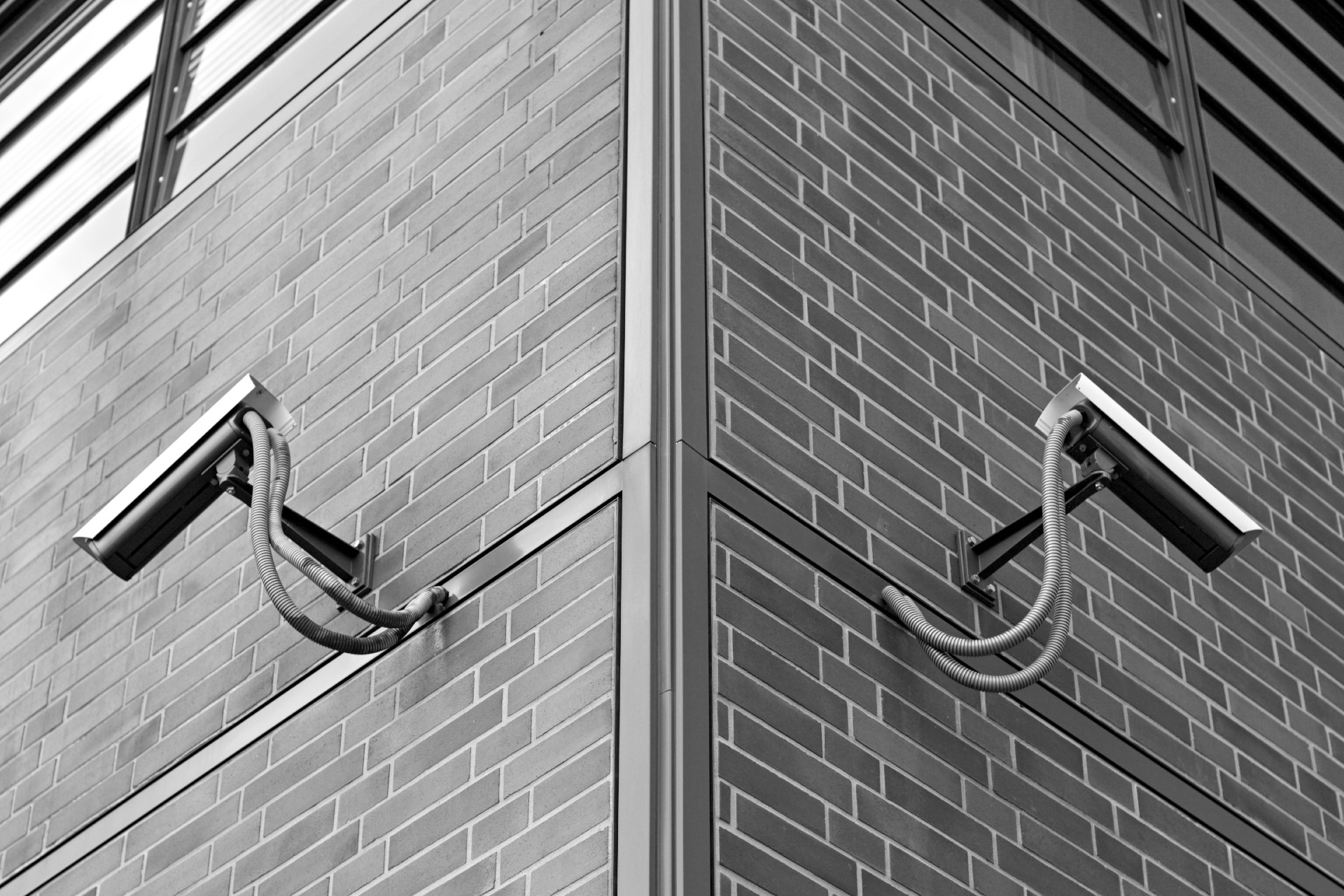 symmetric-security-cameras-2023-11-27-05-06-27-utc